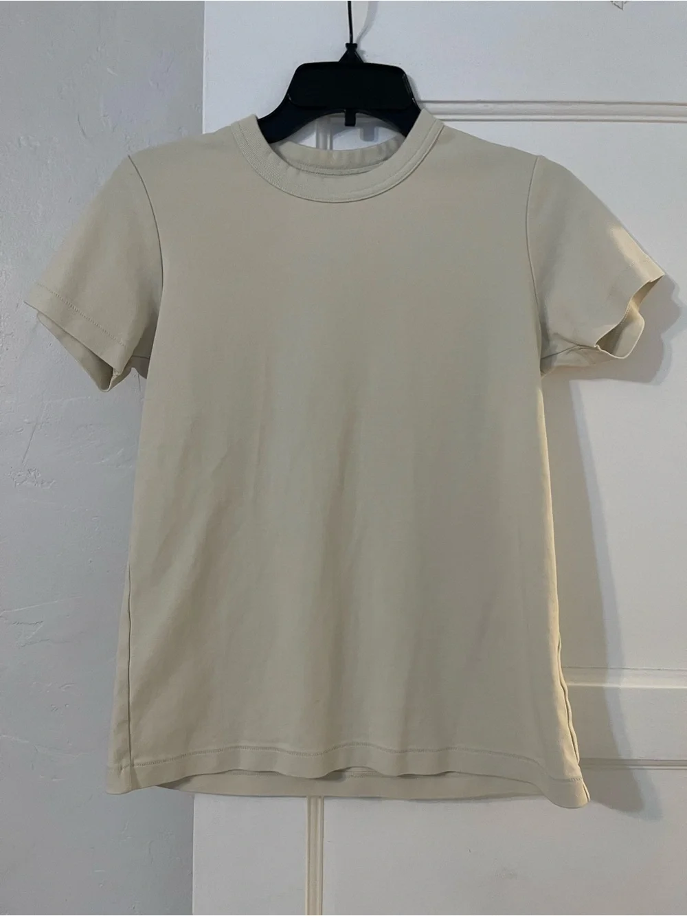 Uniqlo women’s crewneck medium